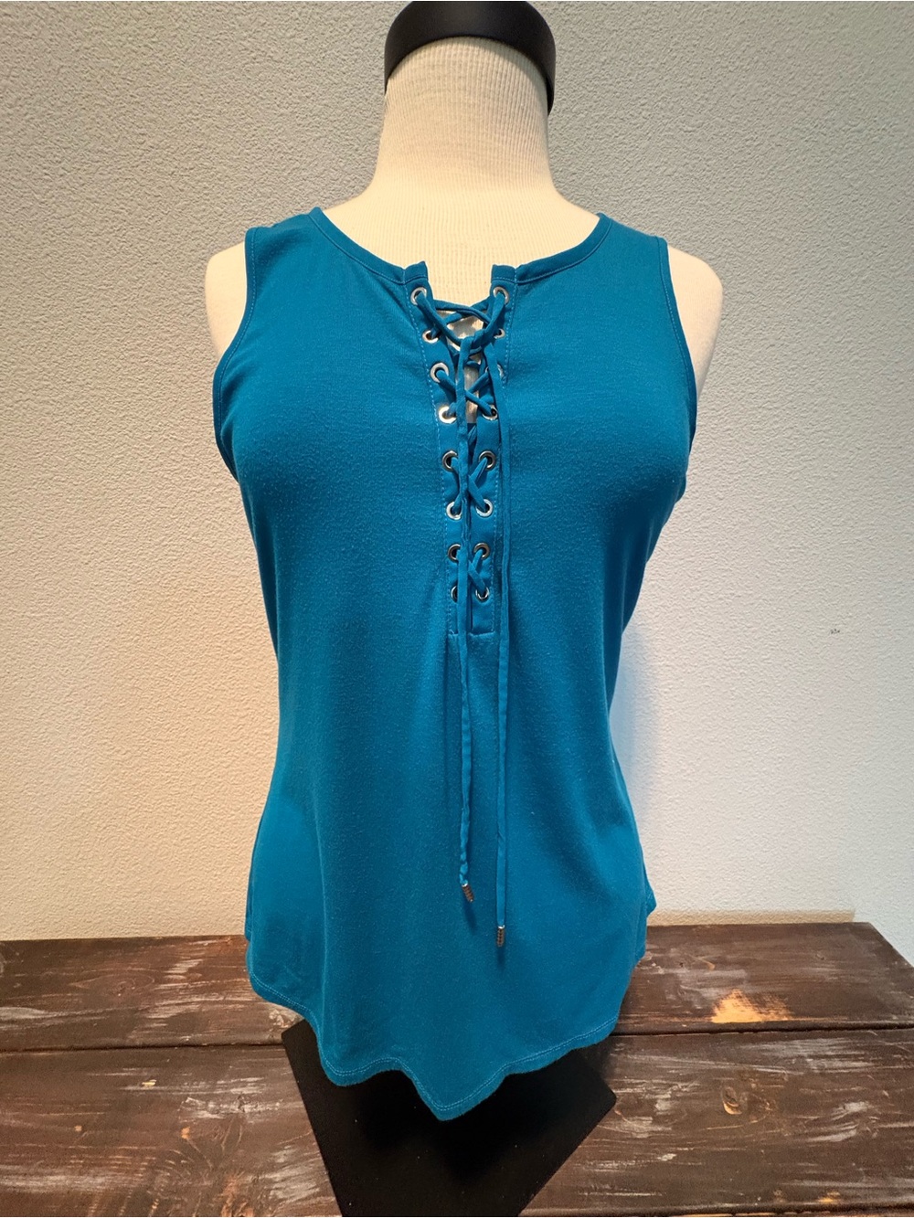 White House Black Market Sleeveless Top